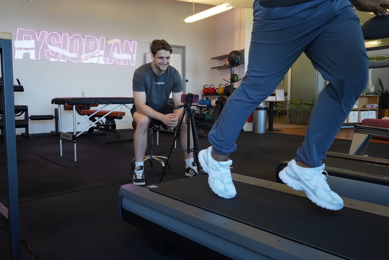 Hardlopen op de loopband tijdens een loopanalyse