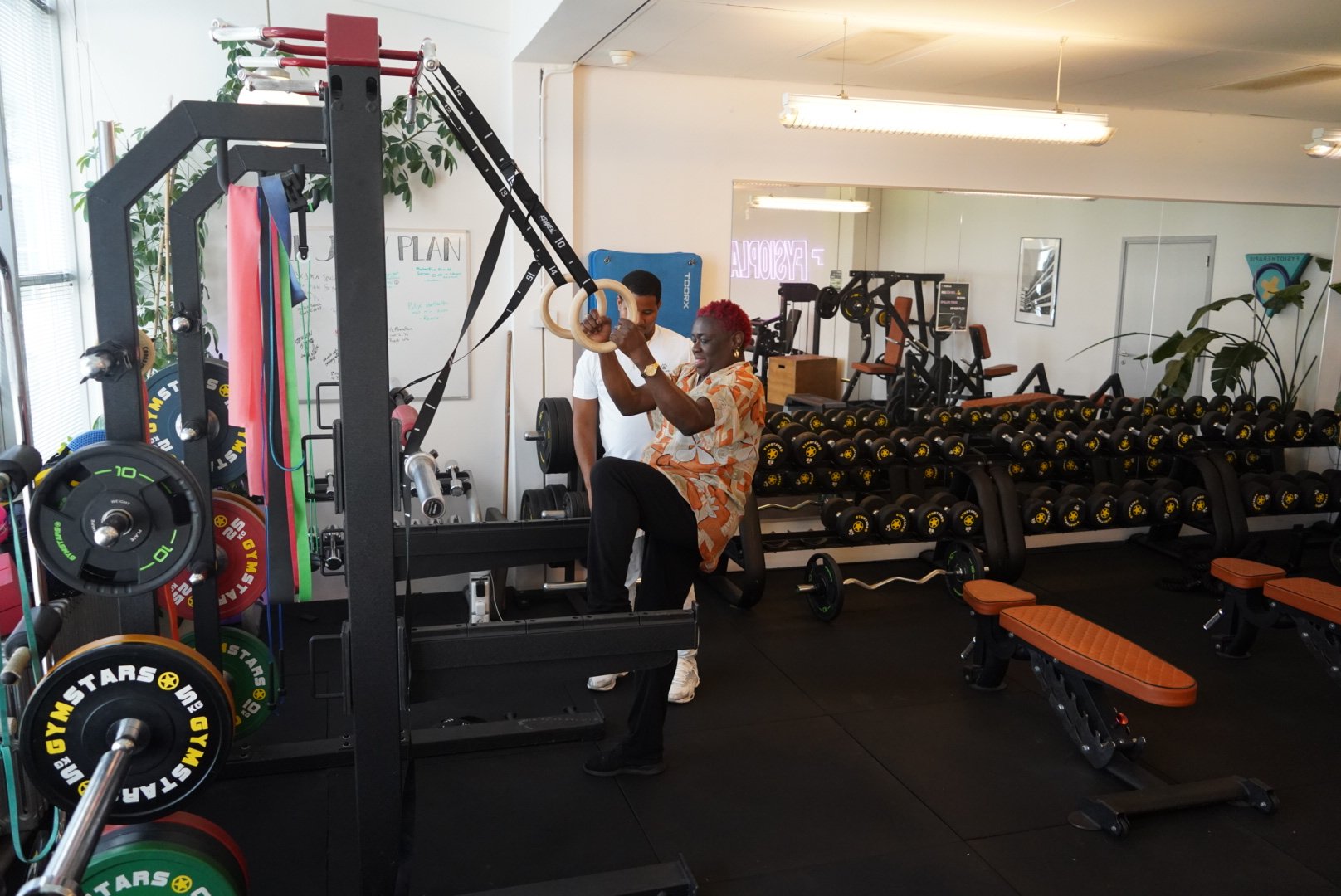 Begeleid oefenen met ringen in de gym